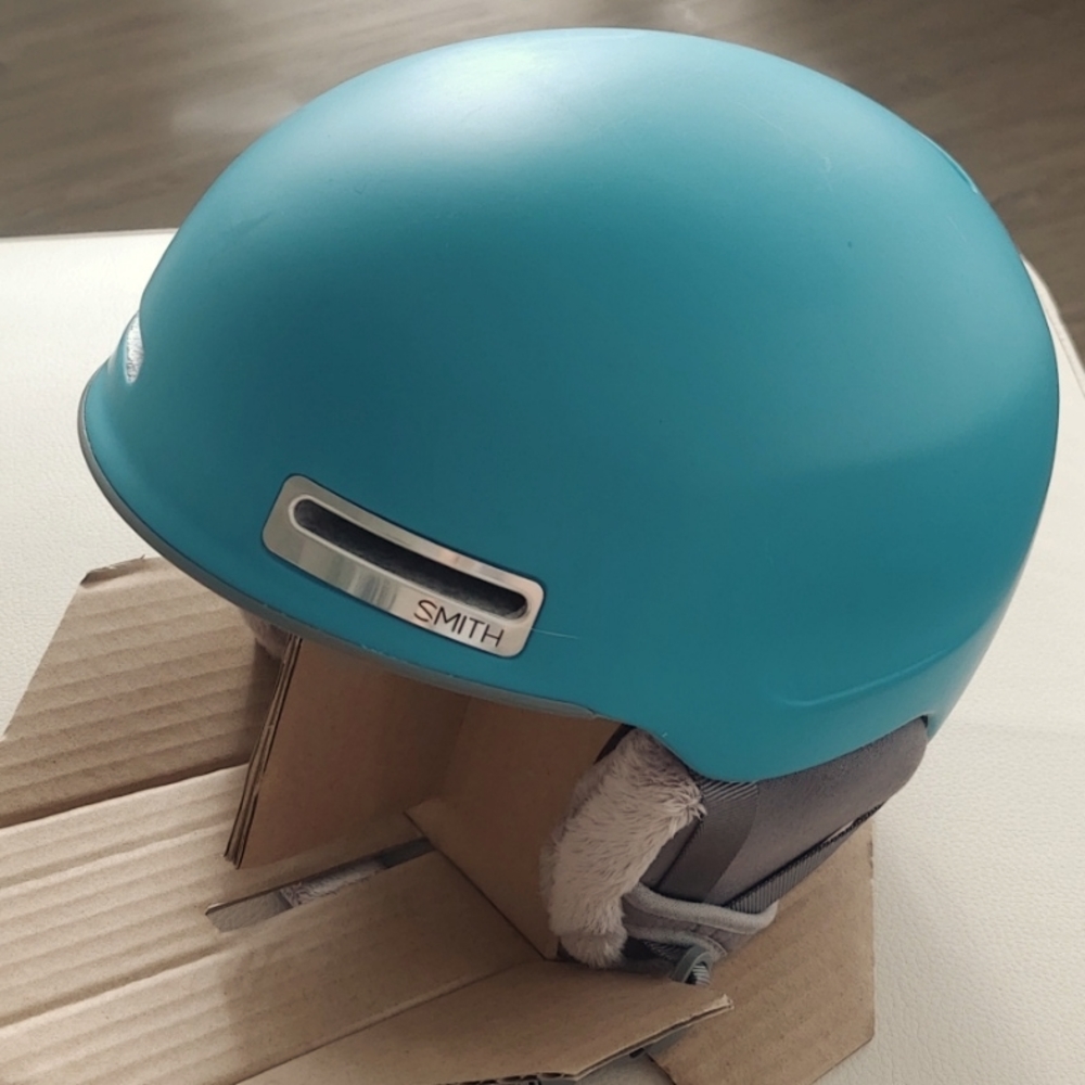 Teal Snowboarding helmet